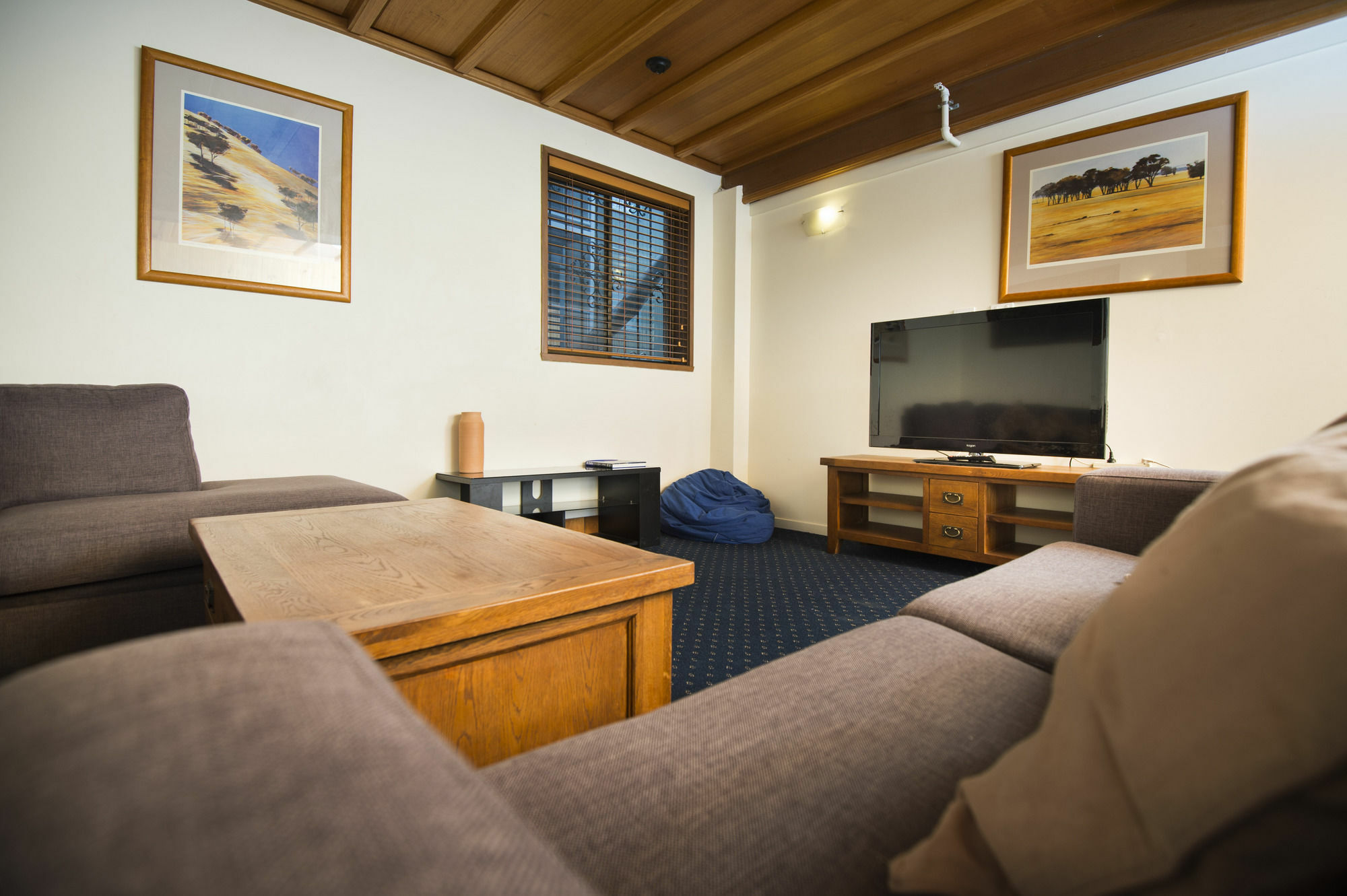 Enzian Hotel Mt Buller Маунт-Буллер Экстерьер фото