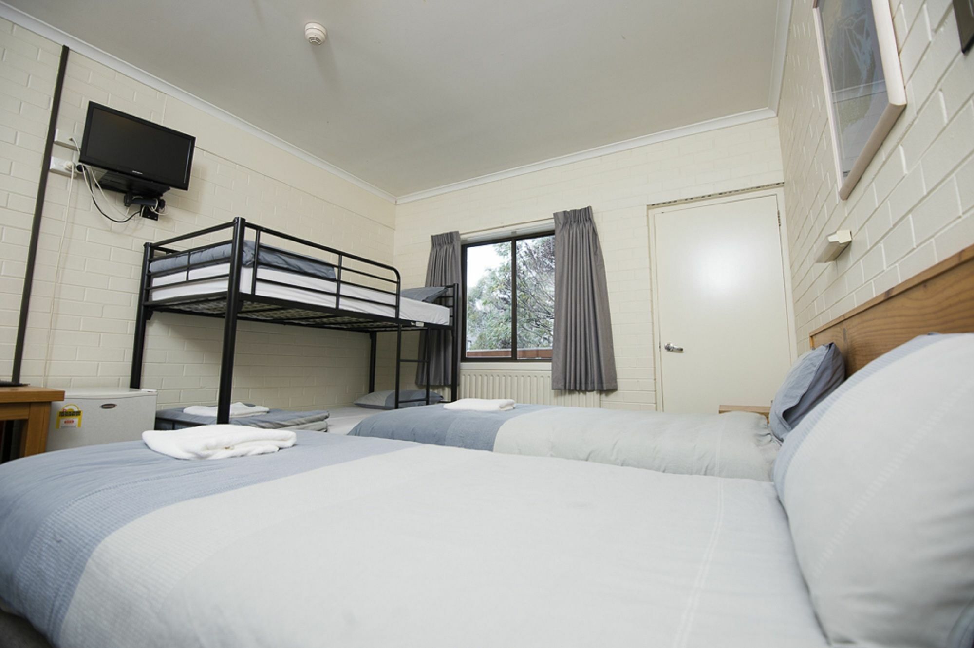Enzian Hotel Mt Buller Маунт-Буллер Экстерьер фото